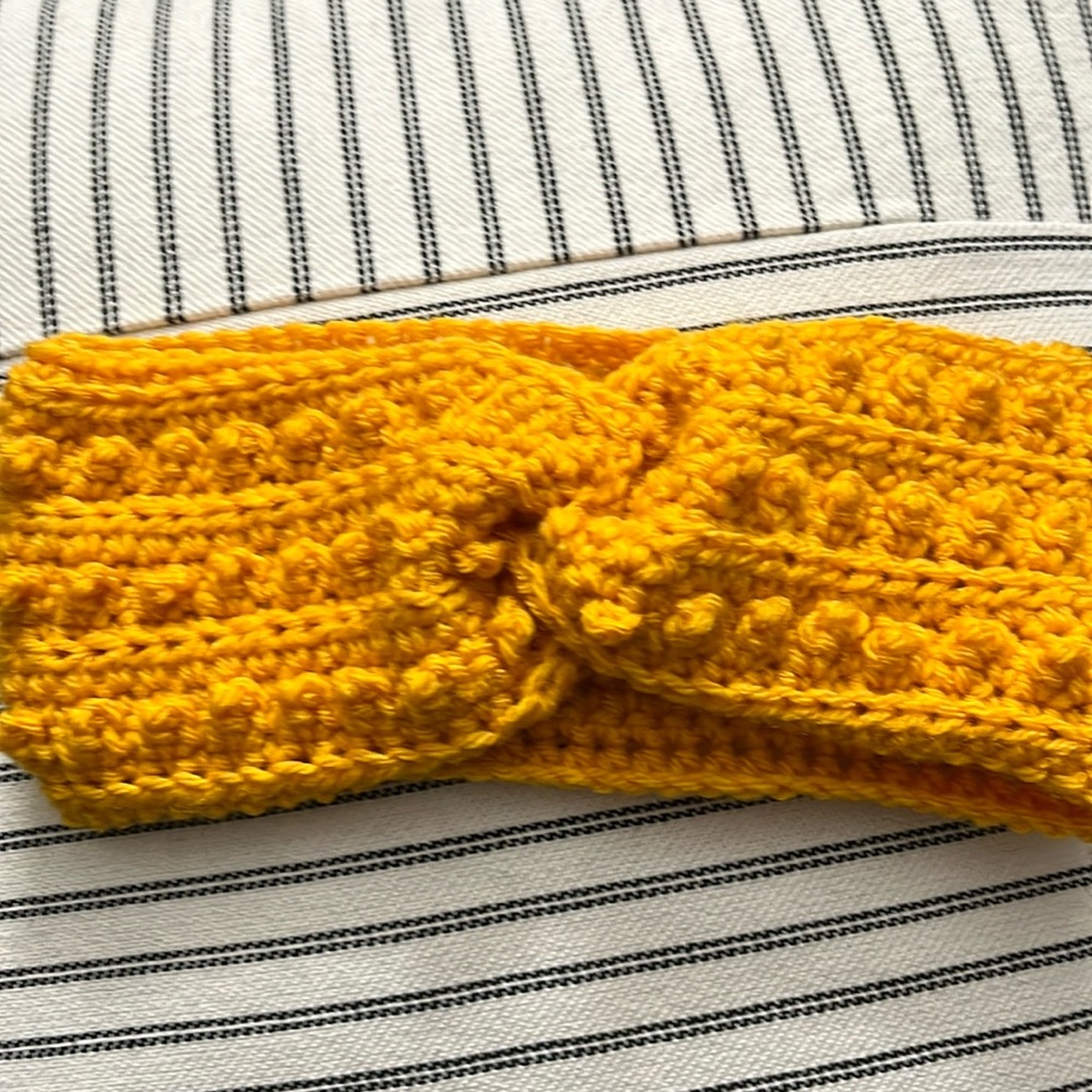 Adults medium/regular headband. Perfect gift/stocking stuffer for the holidays!